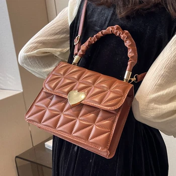 Moda Basit Koltukaltı omuz çantaları Kadınlar için PU Deri Aşk Toka Çanta Çanta Kadın Tasarımcı Hobo Çanta alışveriş çantası Debriyaj