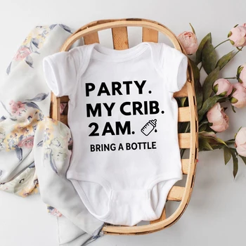 Parti Benim Beşik Bodysuit Komik Bebek Giysileri Sevimli Tulum Erkek Kız Elbise Yenidoğan Beyaz Rahat Romper Bebek Parti Hediye